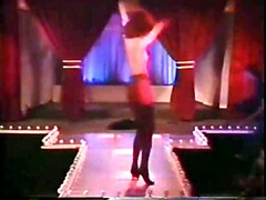 Блондинки, Классика, Соски, Оргазм, На публике, Софткор, Чулки, Сиськи