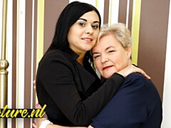 Большая жопа, Большие сиськи, Огромные размеры, Лизание, Оргазм, Крошечные, Киски, Сиськи