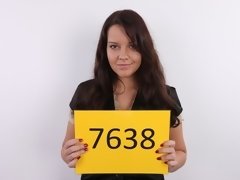 Amateur, Sucer une bite, Brunette brune, Rondelette, Tchèque, Pov, Public, Réalité