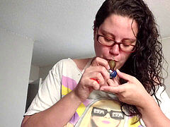 Wohlbeleibte schöne frauen, Grosser schwanz, Pummelig, Spermaladung, Aufs gesicht abspritzen, Brille, Latina, Abendanzug