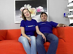 Leie, Blondine, Blasen, Hundestellung, Handjob, Küssen, Milf