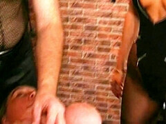 Bondage discipline sadomasochisme, Blond, Fetisj, Kut duiken, Tieten likken, Speelgoed, Uniformpje, Oud