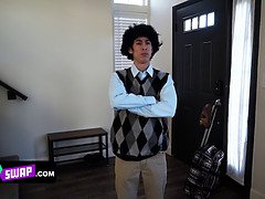 Grosser schwanz, Grosse titten, Blasen, Kehlenfick, Milf, Muschi, Schreiend, Stiefmutter