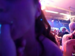 Blondine, Braunhaarige, Bekleidet, Party, Pornostars, Satin, Schüchtern, Swingers