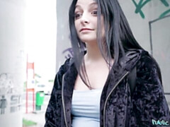 お尻, フェラチオ, 茶髪の, ハメ撮り, 公共, スカート, タトゥー, ティーン