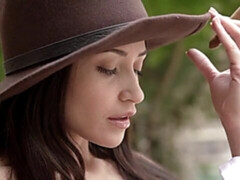 Leie, Grosser arsch, Masturbation, Milf, Natürlichen titten, Rasiert, Solo, Entkleiden