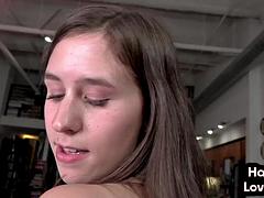 Grosser schwanz, Grosse titten, Aufs gesicht abspritzen, Handjob, Masturbation, Öl, Pov, Titten