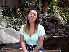 アジア人, デカチン, デカパイ, フェラチオ, 茶髪の, 異人種間, 淫乱熟女, オッパイの