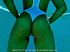 Красотки, Брюнетки, Мастурбация, Крошечные, Бассейн, Соло, Молоденькие, Вебкамера