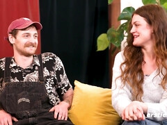 Enthousiasteling, Groep, Likken, Masseren, Natuurlijke tieten, Olie, Feest, Roodharige vrouw