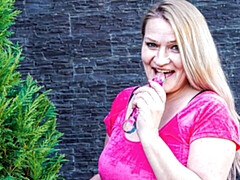 素人, デカ尻, 指いじり, 淫乱熟女, ヌード, 一人, ストリッピング, トイレ