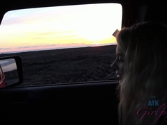 Vestido, Penetracion con dedos, Despelote, Orgasmo, Al aire libre, Pequeña, Flaco, Tetas