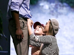 アナル, 美女, フェラチオ, 茶髪の, クリトリス, イく瞬間, 手コキする, 三人