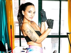 Gros cul, Gros seins, Sucer une bite, En levrette, Fille latino, Mère que j'aimerais baiser, Pov, Tatouage