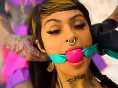 Kehlenfick, Dildo, Domination, Weibliche domination, Hd, Absätze, Lesbisch, Spielzeuge