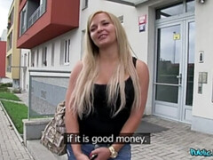 Leie, Grosse titten, Hundestellung, Aufs gesicht abspritzen, Handjob, Im freien, Pov, Öffentlich
