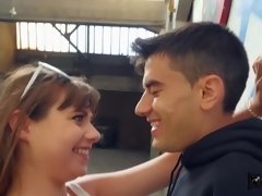 Grosse bite, Gorge profonde, Poilue, Public, Chatte, Étudiant, Suçant, Adolescente