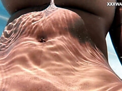 お尻, デカパイ, 女, Hd, 公共, 一人, 締まりの良い, オッパイの