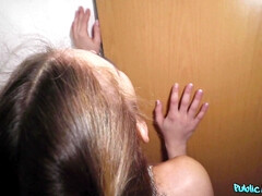 Rubia, Mamada, Garganta profunda, Europeo, Tetas naturales, Público, Adolescente, Tetas