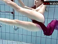 18 años, Bikini, Desnudo, Nudista, Piscina, Pelirrojo, Tetas, Bajo el agua