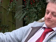 Grosser schwanz, Grosse titten, Blasen, Britisch, Kehlenfick, Milf, Tätowierung