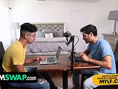 69 negenenzestig, Grote mammen, Sperma shot, Handbeurt, Hd, Likken, Moeder die ik wil neuken, Stiefmoeder