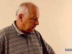 Blasen, Braunhaarige, Geschnappt, Papi, Hd, Muschi, Rasiert, Jungendliche (18+)