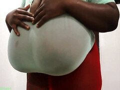 Enthousiasteling, Grote kont, Grote mammen, Rondborstig, Vingeren, Natuurlijke tieten, Kut duiken, Tieten likken