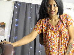 Grote kont, Indisch, Stiefmoeder