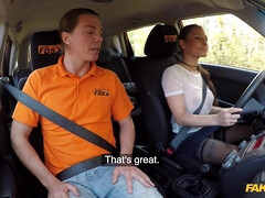 Pijpbeurt, Bruinharig, Europees, Natuurlijke tieten, Buiten, Doordringend, Rok, Tatoeage