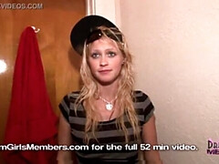 Блондинки, Крупный план, Эксгибиционист, На публике, Киски, Сиськи, Под юбкой, Влажная