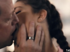 Минет, Брюнетки, Межрасовый секс, Лизание, Натуральные сиськи, Киски, Мачеха, Сиськи