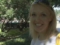 Cul, Blonde, Sucer une bite, En levrette, Branlette thaïlandaise, De plein air, Rasée, Adolescente