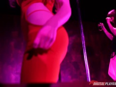 Sucer une bite, Queue, En levrette, Européenne, Faciale, Piercing, Chatte, Fessée