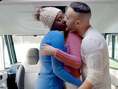 美女, デカチン, 黒人, フェラチオ, 茶髪の, ズームショット, 中出し, 三人