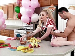 Verga grande, Rubia, Mamada, Estilo perrito, Cocina, Tetas naturales, Flaco, Tetas