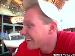 Enthousiasteling, Grote kont, Pijpbeurt, Bruinharig, Sperma shot, Sperma in gezicht, Handbeurt, Latijnse vrouw