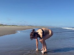 Amateur, Asiatique, Plage, Bikini, Femme couguar, Hard, Public, Nénés