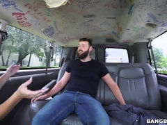 Blasen, Braunhaarige, Bus, Sperma im mund, Hundestellung, Hardcore, Hd, Latina