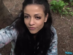 Amateur, Mamada, Polla, Al aire libre, Público, Cabello corto, Tatuaje, Tetas