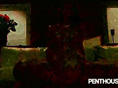 Grosse titten, Blasen, Braunhaarige, Vollbusig, Hundestellung, Lecken, Muschi, Rasiert