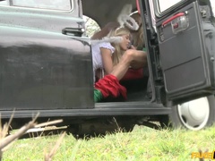 Amateur, Mamada, Coche, Consolador, Penetracion con dedos, Pajear, Trio, Juguetes