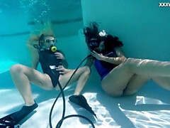 Большие сиськи, Пальцем, Хд, Лесбиянка, На публике, Киски, Бритые, Тугие