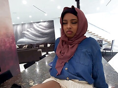 18 ans, Gros cul, Grosse bite, Gros seins, Rasée, Adolescente