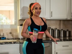 Culo grande, Rubia, Mamada, Estilo perrito, Penetracion con dedos, Pajear, Madres para coger, Afeitado