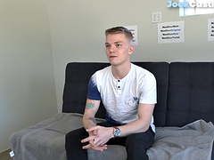 Amateur, Collège université, Homosexuelle, Masturbation, Public, Solo, Tatouage