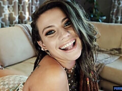 お尻, デカパイ, フェラチオ, 手コキする, オナニー, 淫乱熟女, ストリッピング, タトゥー