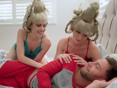 Blondine, Spermaladung, Hundestellung, Behaart, Hd, Natürlichen titten, Flotter dreier, Titten