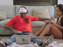 Blasen, Braunhaarige, Hundestellung, Aufs gesicht abspritzen, Würgen, Hardcore, Hd