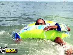 Playa, Verga grande, Bikini, Polla, Ébano, Sexo duro, Maduro, Tetas naturales